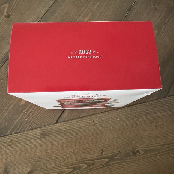 Hallmark Keepsake Ornament “Mrs. Claus's Stove” 2013 Club Member Exclusive - Picture 4 of 9